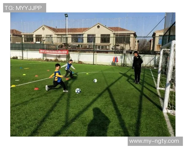 邻水足球热潮兴起青少年培养与社区联赛共同推动足球发展